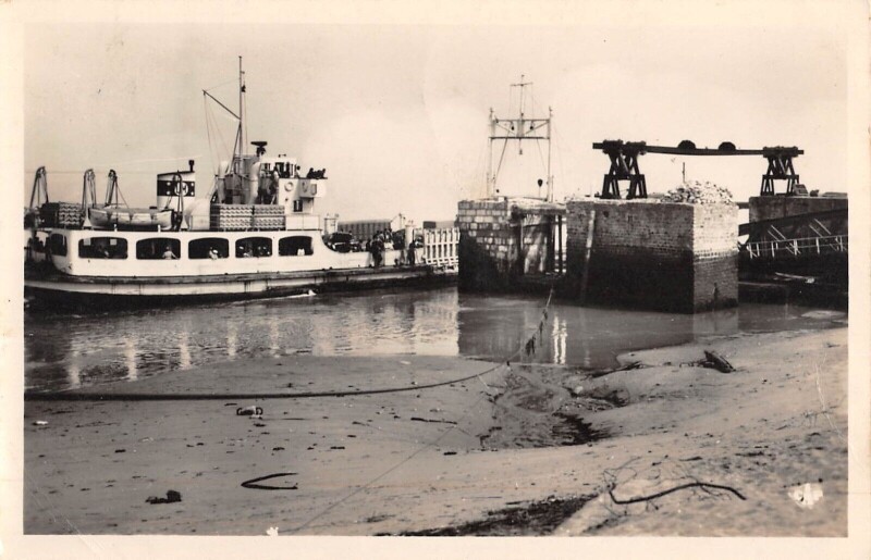 Carte postale ancienne Saint Brevin Mindin - L'Arrivee Du Bateau De Saint Nazaire à Saint-Nazaire