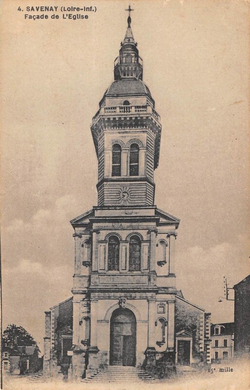 Carte postale ancienne Savenay - Facade De L'Eglise à Savenay