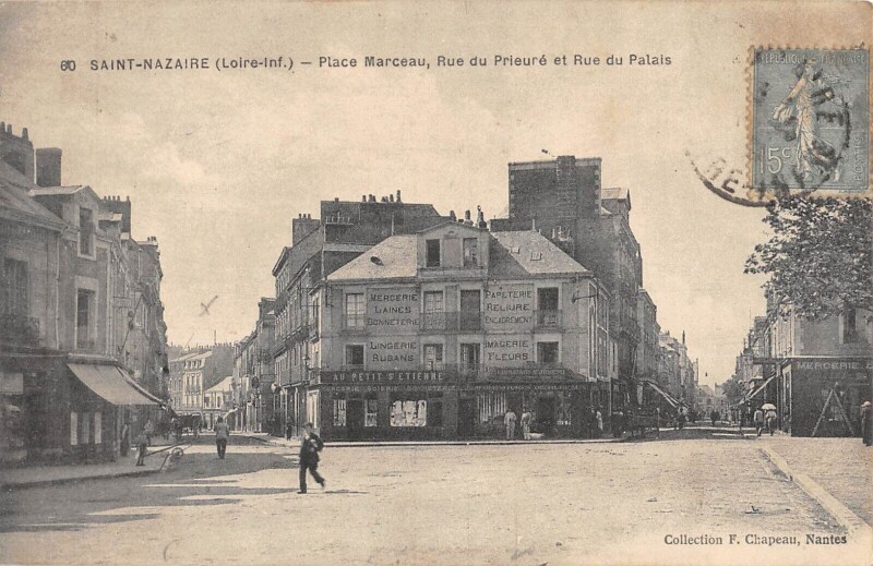 Carte postale ancienne Saint Nazaire - Place Marceau - Rue Du Prieure Et Rue Du Palais à Saint-Nazaire