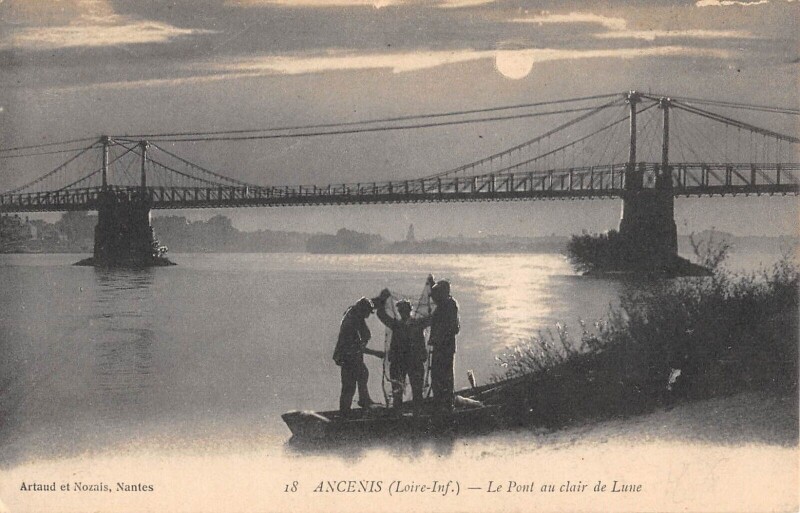 Carte postale ancienne Ancenis - Le Pont Au Clair De Lune