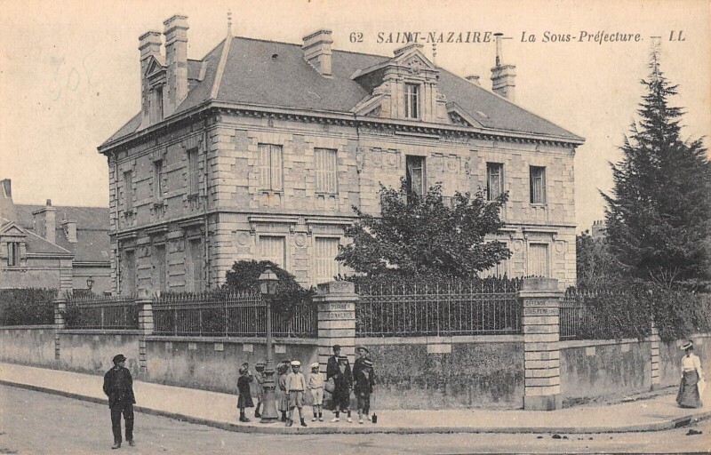 Carte postale ancienne Saint Nazaire - La Sous Prefecture à Saint-Nazaire