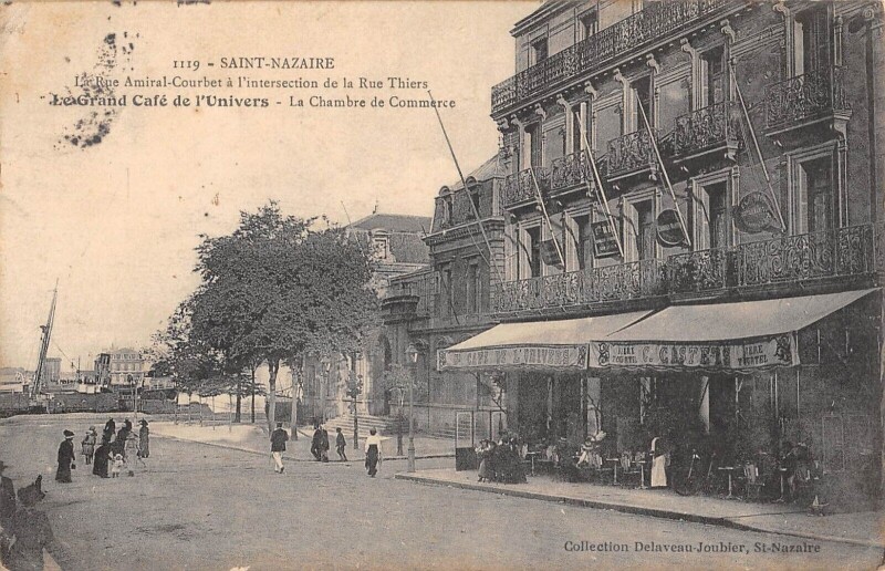 Carte postale ancienne Saint Nazaire - Rue Amiral Courbet A L'Intersection Rue Thiers - Cafe De à Saint-Nazaire
