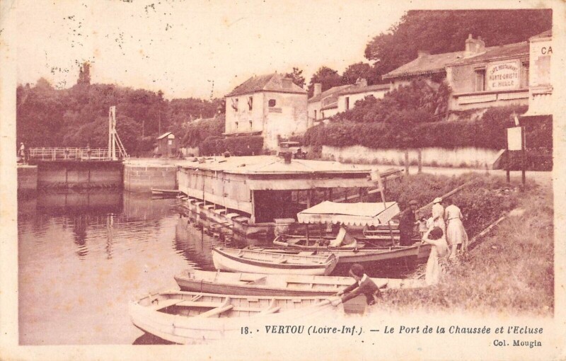 Carte postale ancienne Vertou - Le Port De La Chaussee Et L'Ecluse à Vertou