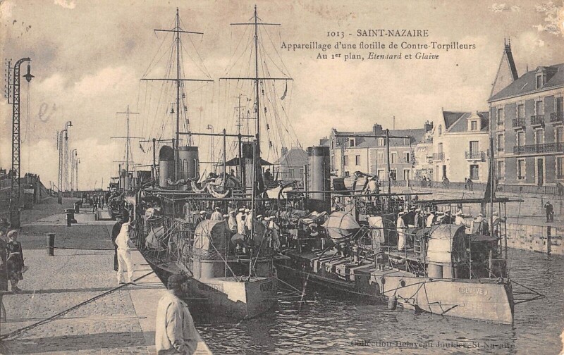 Carte postale ancienne Saint Nazaire - Appareillage D'Une Flotille De Contre Torpilleurs Etendar à Saint-Nazaire