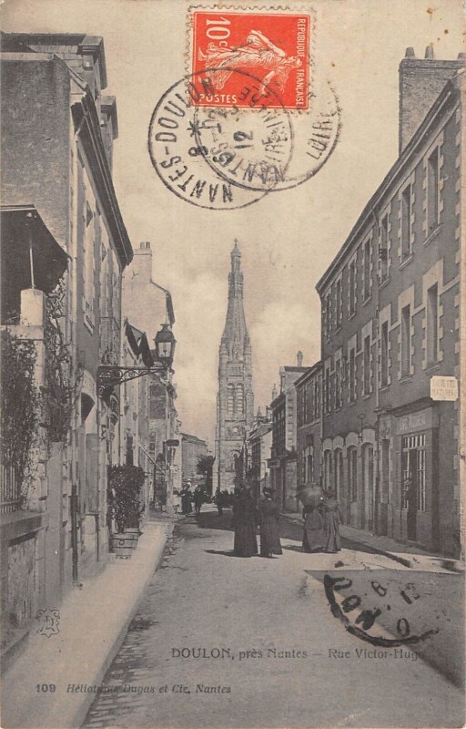 Carte postale ancienne Doulon - Rue Victor Hugo