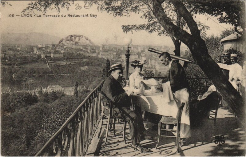 Carte postale ancienne Lyon La Terrasse du Restaurant Gray