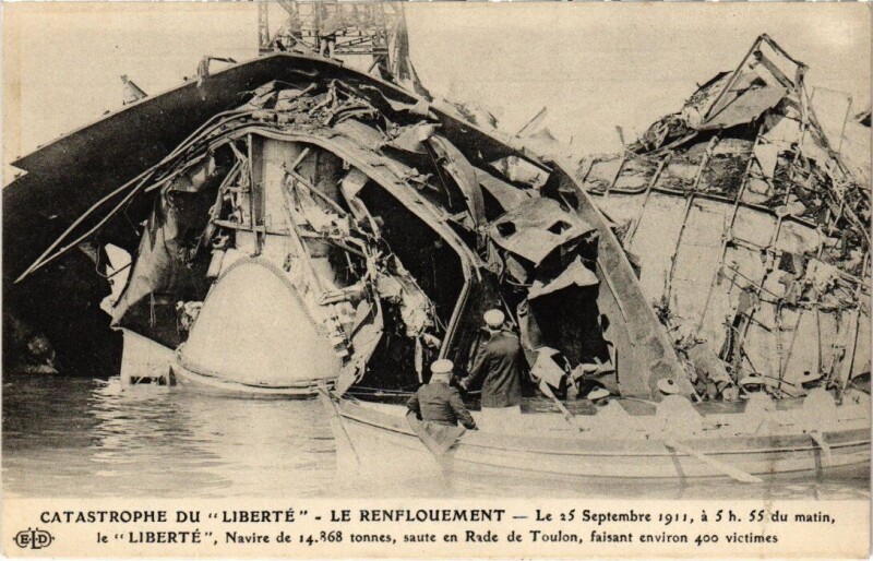 Carte postale ancienne Catastrophe - Catastrophe du Liberté - Le Renflouement
