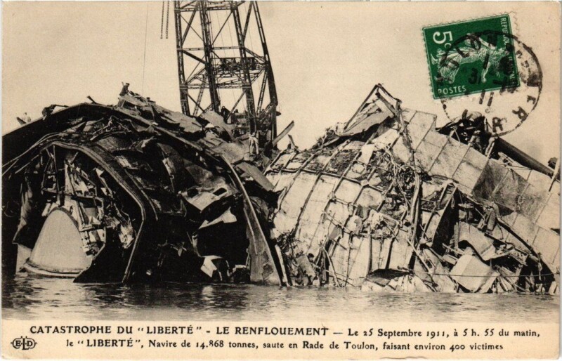 Carte postale ancienne Catastrophe - Catastrophe du Liberté - Le Renflouement