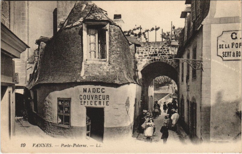 Carte postale ancienne Porte Poterne à Vannes
