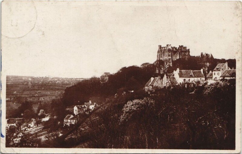 Carte postale ancienne Nogent-le-Rotrou-Le Chateau de Saint-Jean la Culbute et la Vallée à Nogent-le-Rotrou