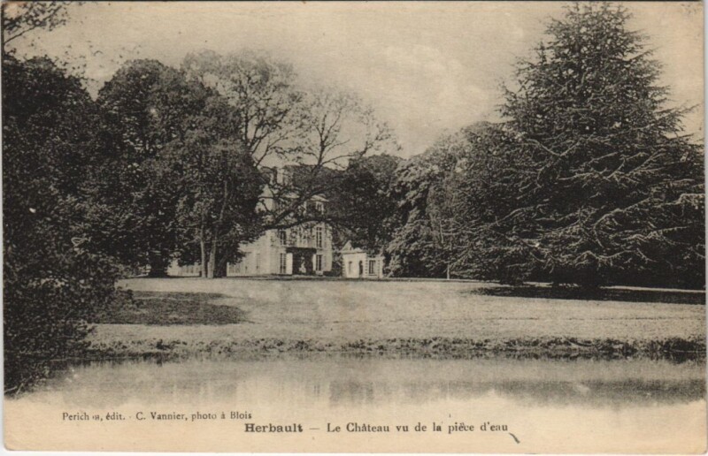 Carte postale ancienne Herbault-Le Chateau vu de la piece d'eau à Herbault