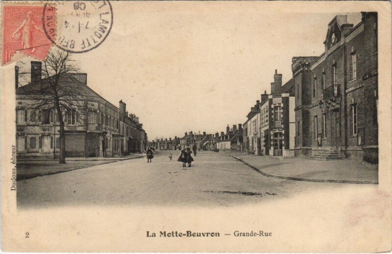 Carte postale ancienne Lamotte Beuvron-Grande Rue à Lamotte-Beuvron
