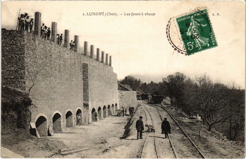Carte postale ancienne Lunery - Les fours a chaux à Lunery