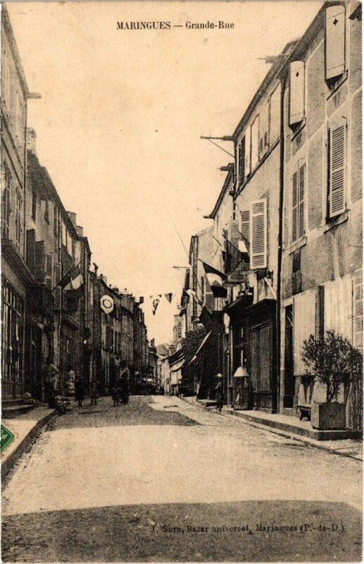 Carte postale ancienne Maringues - Grande-Rue à Maringues