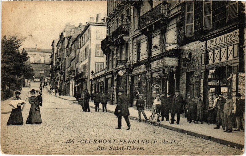 Carte postale ancienne Clermont-Ferrand - Rue Saint-Herem à Clermont-Ferrand