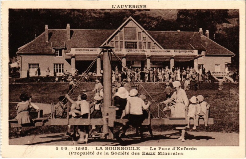 Carte postale ancienne La Bourboule - Le Parc d'Enfants à La Bourboule