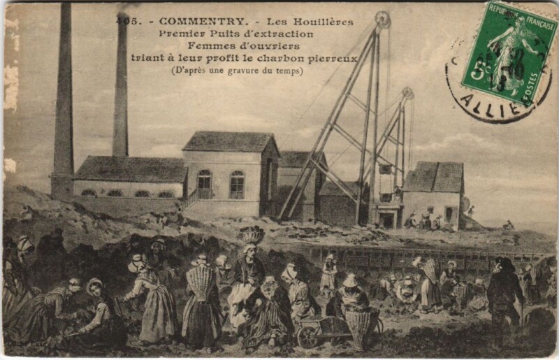 Carte postale ancienne Commentry - femmes d'ouvriers triant a leur profit le charbon à Commentry