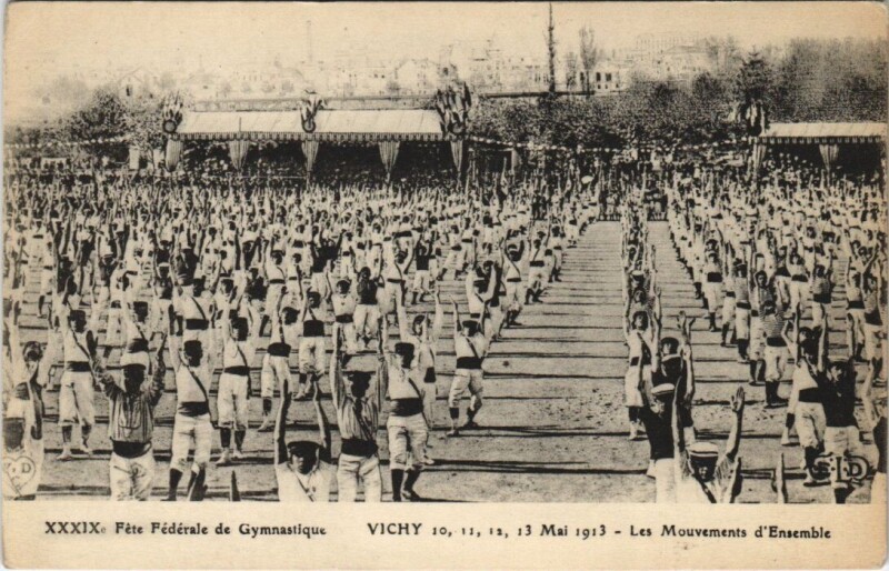 Carte postale ancienne Fete Fed. De Gymn. Vichy - Les mouvements d'Ensemble à Vichy