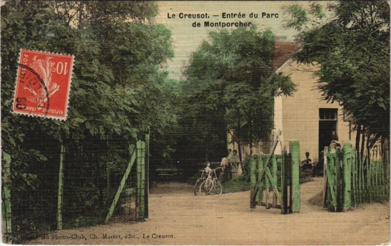 Carte postale ancienne Le Creusot Entrée du Parc au Creusot