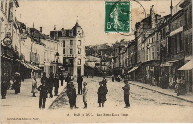 Carte postale ancienne Bar-le-Duc - Rue Entre deux Ponts à Bar-le-Duc
