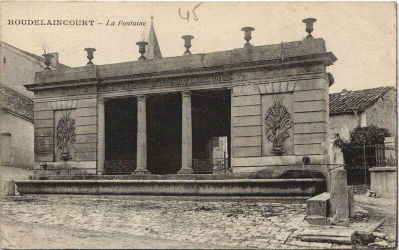 Carte postale ancienne Houdelaincourt - La Fontaine à Houdelaincourt