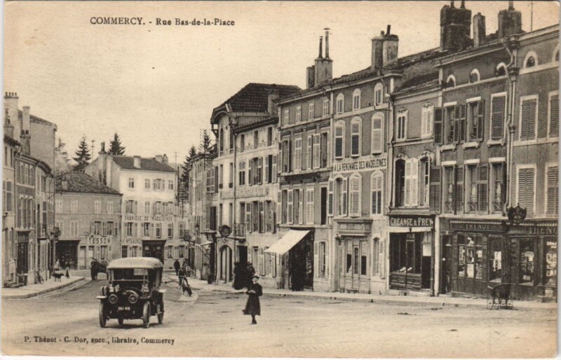 Carte postale ancienne Commercy Rue Bas de la Place à Commercy