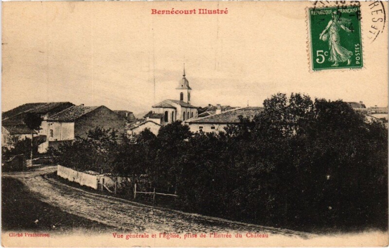 Carte postale ancienne Bernécourt Illustré - Vue générale et l'Eglise prise de à Bernécourt