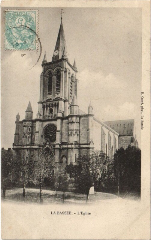 Carte postale ancienne La Bassee - L'Eglise à La Bassée
