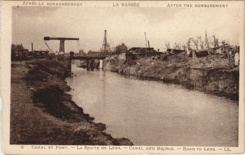 Carte postale ancienne La Bassee - Apres le Bombardement à La Bassée