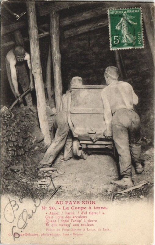 Carte postale ancienne Au Pays Noir La Coupe a terre