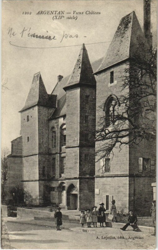 Carte postale ancienne Argentan Vieux Chateau France à Argentan
