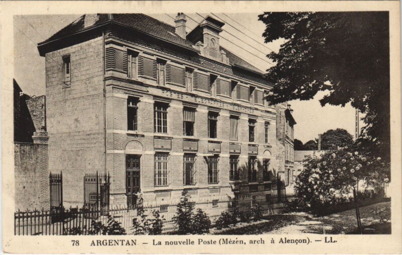 Carte postale ancienne Argentan-La nouvelle Poste à Argentan