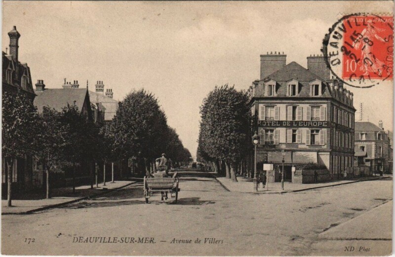 Carte postale ancienne Deauville - sur-Mer - Avenue de Villers à Deauville