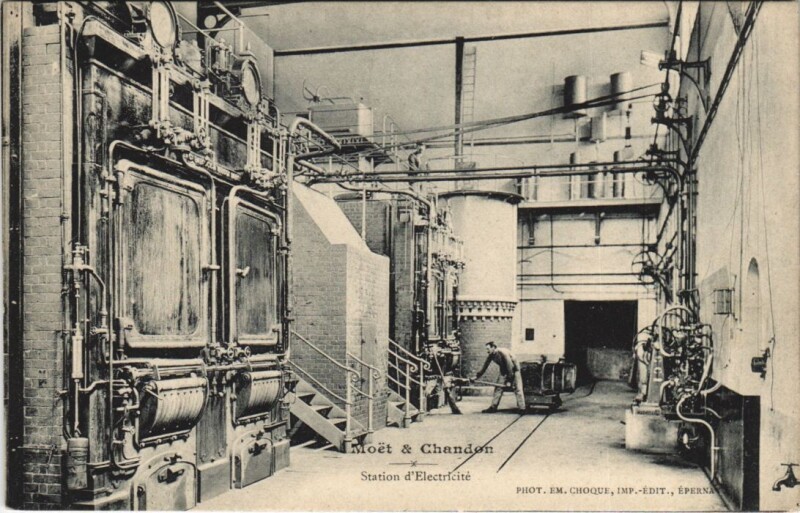 Carte postale ancienne Moet & Chanden Station d'Electricite