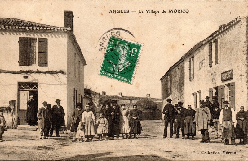 Carte postale ancienne Le Village de Moricq à Angles