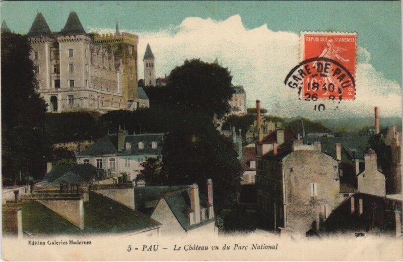 Carte postale ancienne Pau - Le Chateau vu du Parc National à Pau