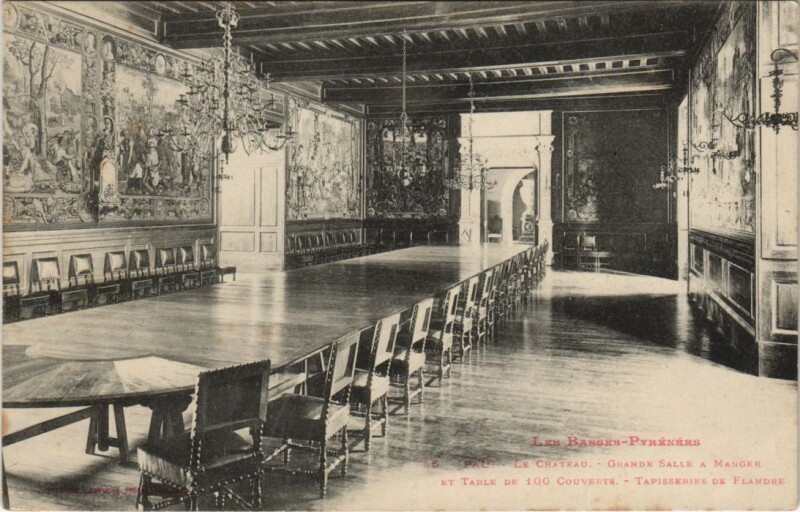 Carte postale ancienne Pau - Le Chateau Grande Salle a Manger et Table de 100 Couverts à Pau