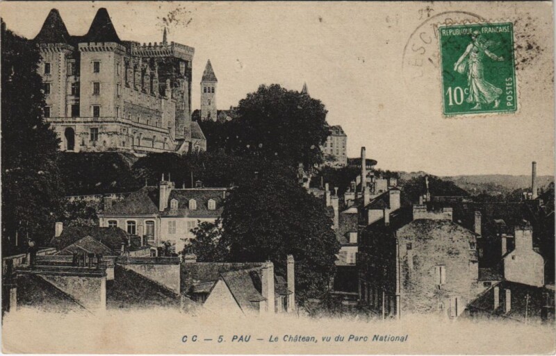 Carte postale ancienne Pau - Le Chateau vu du Parc National à Pau