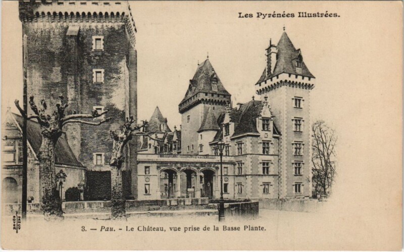 Carte postale ancienne Pau - Le Chateau vue prise de la Basse Plante à Pau