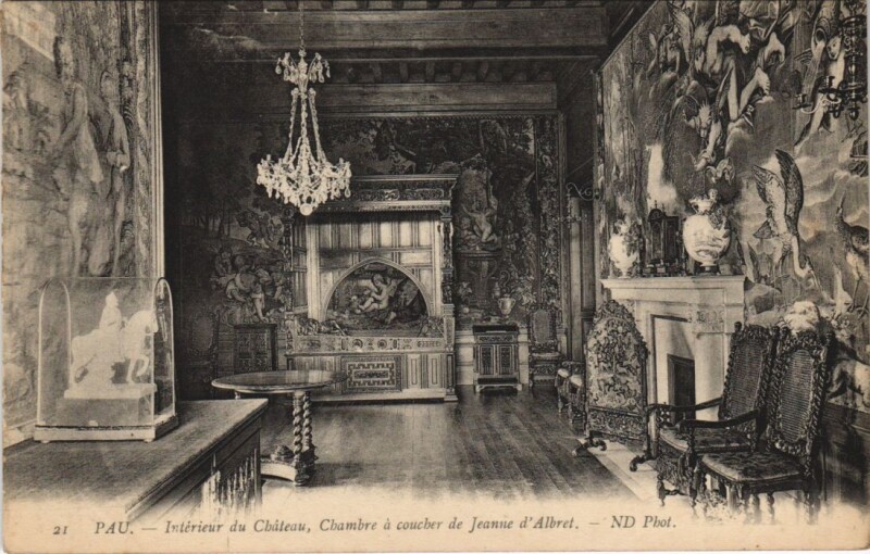 Carte postale ancienne Pau - Interieur du Chateau Chambre a cOUCHEr de Jeanne d'Albret à Pau