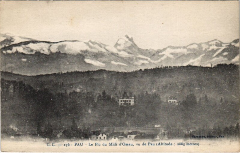 Carte postale ancienne Pau - Le Pic du Midi d'Ossau vu de Pau à Pau