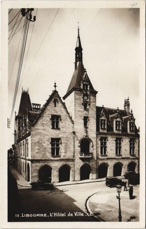 Carte postale ancienne Libourne-L'Hotel de Ville à Libourne