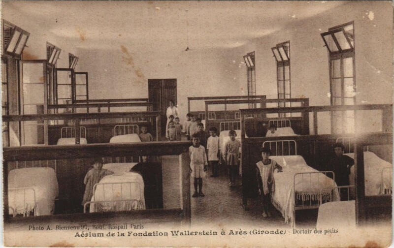 Carte postale ancienne Aérium de la Fondation Wallerstein a Ares - Dortoir des petits