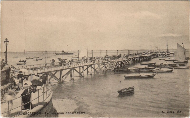 Carte postale ancienne Arcachon-Le nouveau débarcadere à Arcachon
