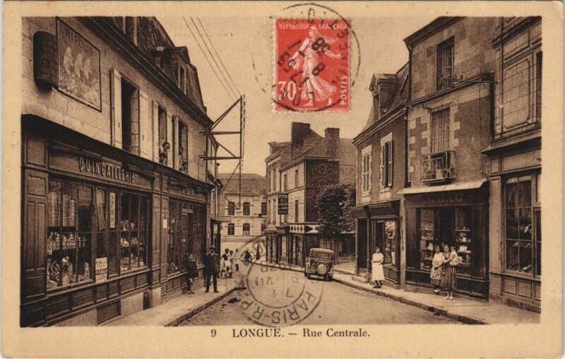 Carte postale ancienne Longue - Rue Centrale