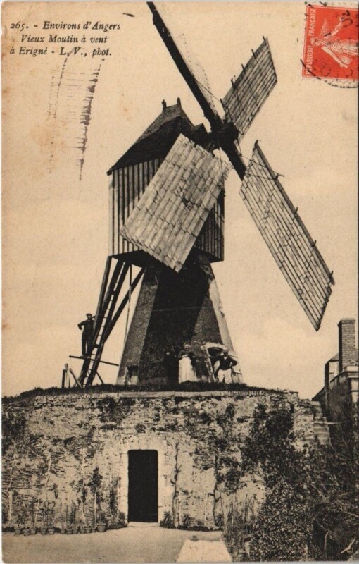 Carte postale ancienne Env. d'Angers - Vieux Moulin à Angers