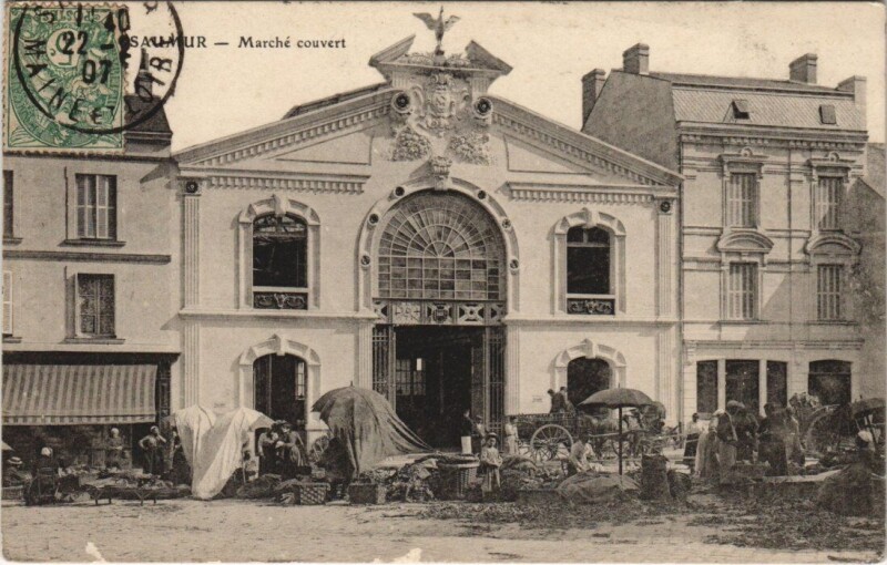 Carte postale ancienne Saumur Marche couvert à Saumur