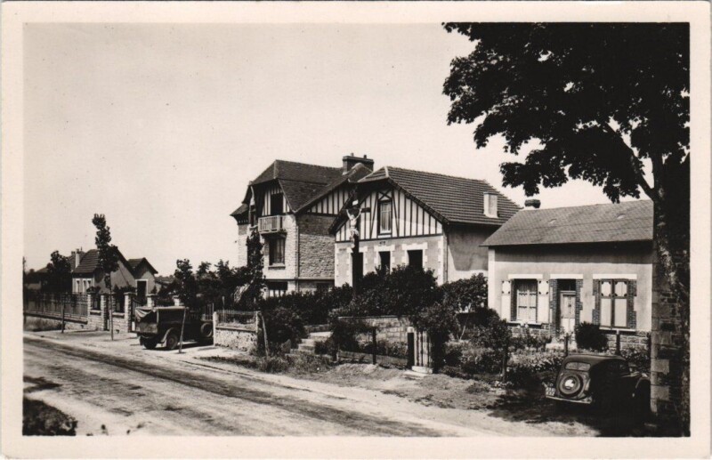 Carte postale ancienne Pre-en-Pail - Cite Dromer