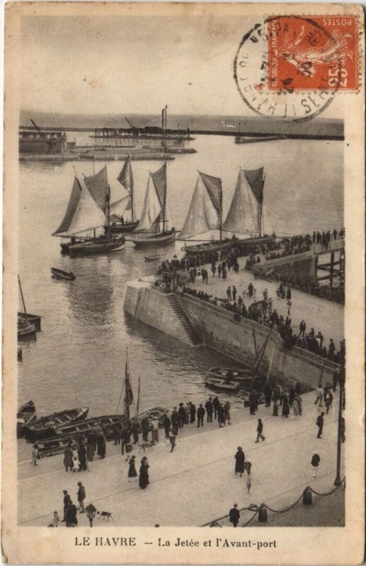 Carte postale ancienne La Havre La Jetée et L'Avant-Port