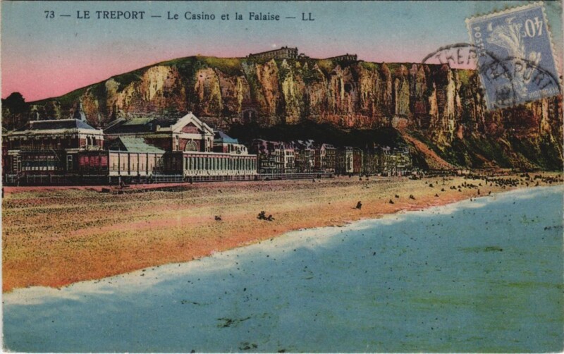 Carte postale ancienne Le Treport Le Casino et la Falaise